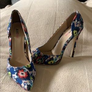 Colorful casual heels.